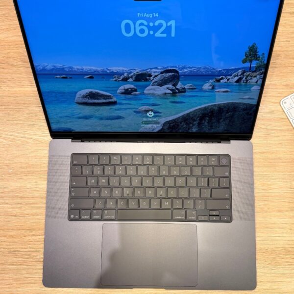MACBOOK PRO 2026 – M5 PRO – 24GB RAM – 1TB SSD – 16 POUCES – QWERTY – QUASI-NEUF
